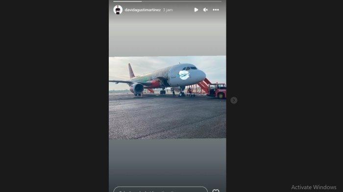 Pelatih fisik Johor DT, David Agusti Martinez mengunggah foto pesawat. Namanya dikaitkan dengan Persib Bandung.