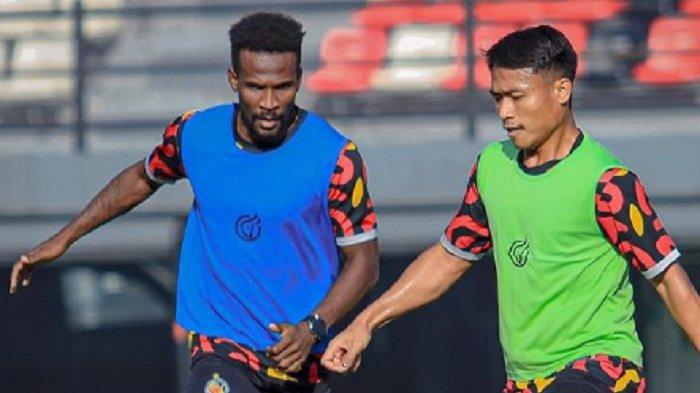 Pemain Semen Padang tengah berlatih baru-baru ini di Stadion Kapten I Wayan Dipta Gianyar. Jelang duel Bali United vs Semen Padang di Liga 1 2024/2025 besok, Minggu 18 Agustus 2024.