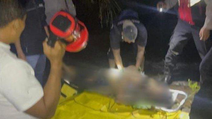 Evakuasi kakak adik nekat akhiri hidup di Jembatan Tukad Bangkung Badung. 