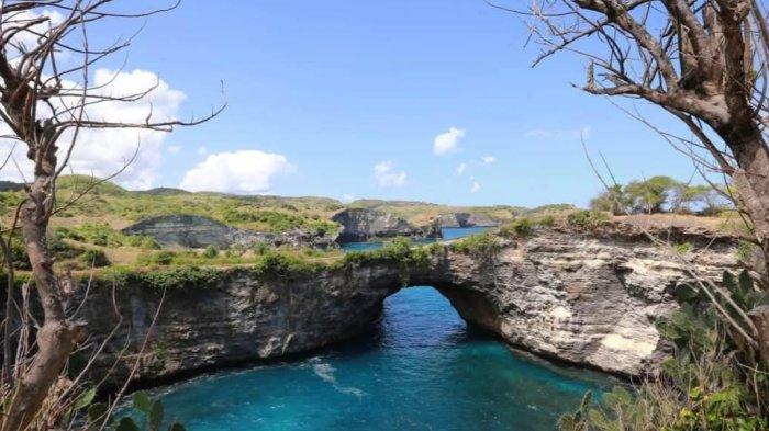 Pelebaran jalan- Destinasi wisata Broken Beach di Nusa Penida. Pemkab berencana lakukan pelebaran jalan di Destinasi Broken Beach maupun Angel Billabong. Rencana Pelebaran Jalan Destinasi Broken Beach di Nusa Penida Bali, Warga Sepakat Tanpa Ganti Rugi