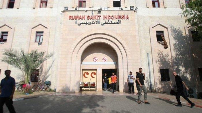 Sebuah foto menunjukkan rumah sakit Rumah Sakit Indonesia di Kota Gaza pada tanggal 1 November 2023 di tengah pertempuran yang sedang berlangsung antara Israel dan kelompok Palestina Hamas. Ribuan warga sipil, baik warga Palestina maupun Israel, telah tewas sejak 7 Oktober 2023, setelah militan Hamas Palestina yang berbasis di Jalur Gaza memasuki Israel selatan dalam sebuah serangan yang belum pernah terjadi sebelumnya dan memicu perang yang dideklarasikan oleh Israel terhadap Hamas dengan pemboman balasan di Gaza.