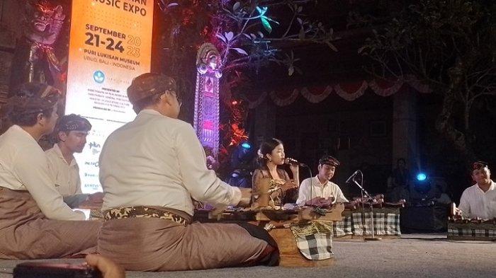 Jaipong: Tarian Enerjik yang Menggema dalam Detak Gamelan