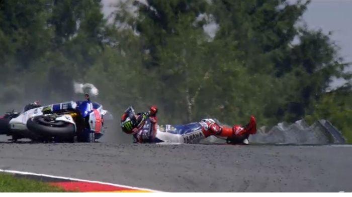 Sejarah MotoGP: Man Of Steel, Kecelakaan Assen 2013 Lorenzo Alami Patah Tulang, Tetap Ikut Balapan