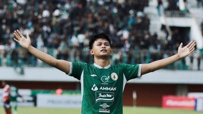 Selebrasi penyerang PSS Sleman, Hokky Caraka setelah mencetak gol di pertandingan Liga 1 2023