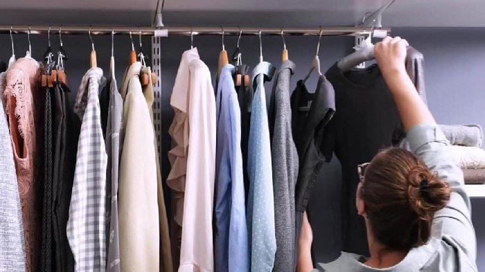 foto cara membersihkan outdoor unit