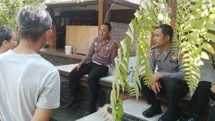Suasana Villa Kailash di Desa Kemenuh, Sukawati, Gianyar, Kamis 25 Januari 2024. Tampak aparat kepolisian mendatangi lokasi kejadian.