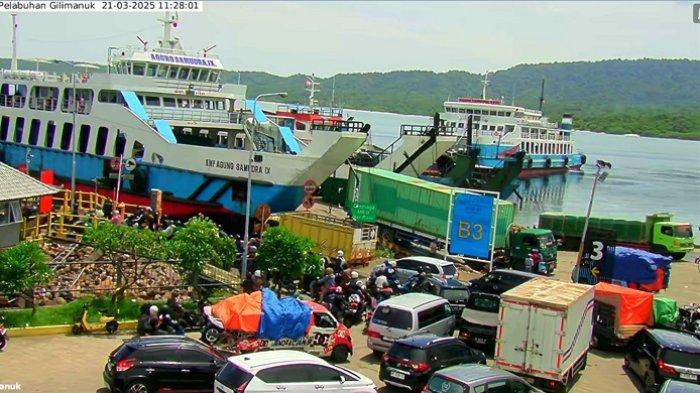 PINTU MASUK - Suasana di pintu masuk menuju Dermaga MB III Pelabuhan Gilimanuk yang sudah mulai ada peningkatan, Jumat 21 Maret 2025. Sementara itu kawasan Terminal Kargo yang dijadikan sebagai areal buffer zone masih sepi.