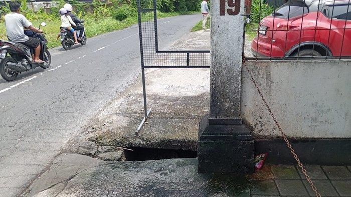 TKP penemuan warga tewas dengan luka di leher di Jalan Raya Tojan, Desa Pering, Kecamatan Blahbatuh, Gianyar, Bali, Jumat 17 Januari 2025.