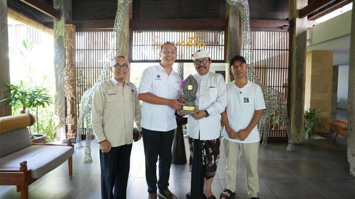 HFLA chapter Bali (Hotel Front Liner Association Bali), PHRI Bali (Perhimpunan Hotel dan Restaurant Indonesia), Krisna Oleh-Oleh, Kampus Politeknik Pariwisata Bali, dan tentunya Sanctoo Suites & Villas memberi dukungan untuk Tia