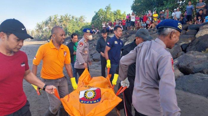 Tim INAFIS Polres Jembrana saat melakukan olah TKP di lokasi penemuan sosok mayat di pinggir Pantai Perancak, Desa Perancak, Kecamatan Jembrana, Sabtu 9 September 2023 pagi.