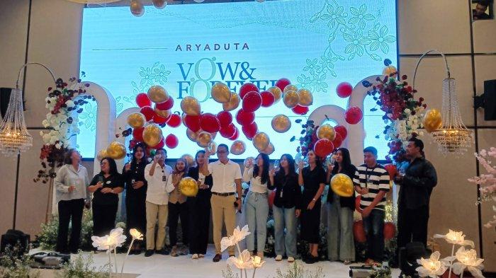 Tradisi bersulang dengan segelas wine tandai peluncuran kampanye pernikahan Aryaduta “Vow and Forever”.