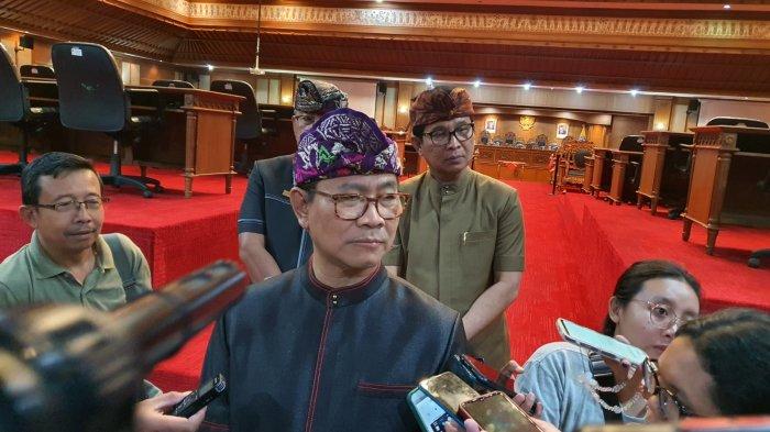 Wakil Bupati Badung yang merupakan incumbent itu pun berpeluang besar untuk tarung pada Pilkada 2024 mendatang. Suiasa sendiri pun mengaku siap mengikuti bursa Pilkada 2024.