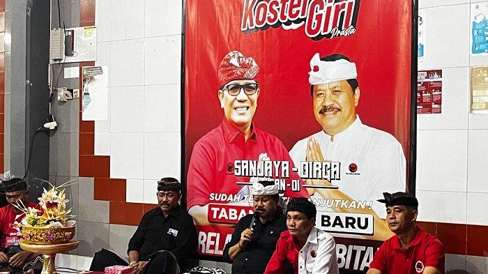 I Made Dirga saat melaksanakan simakrama bersama masyarakat di Banjar Tengah Kangin, Kerambitan, Kamis 10 Oktober 2024.