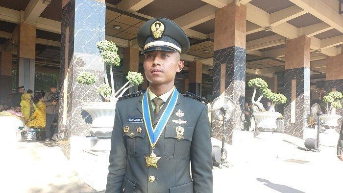 LULUSAN TERBAIK - Perwira Remaja TNI AD Peraih Adhi Makayasa Abituren Akmil 2024 Letnan Dua Infanteri I Made Aditya Wahyu Palguna lulusan terbaik, di Mabes TNI AD Jakarta Pusat, Selasa (16/7).