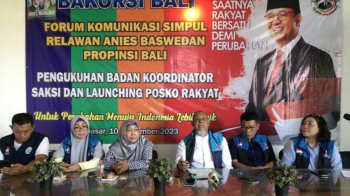 Relawan Amin - Ketua Forkom Bali Simpul Relawan Anies Baswedan, Ahmad Baraas (tiga kanan) optimis Anies-Cak Imin (AMIN) menang satu putaran, MInggu (10/9).
