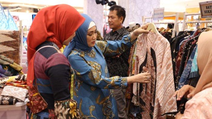 Kegiatan Bussiness Matching dan UMKM Expo Jateng yang dilaksanakan di Trans Studio Mall, Kota Denpasar, Bali, pada 20-21 Juli 2024 disambut antusiasme pengunjung.