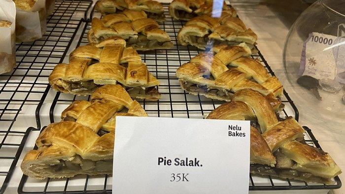 Olahan pie salak dari Nelu by Stuja.