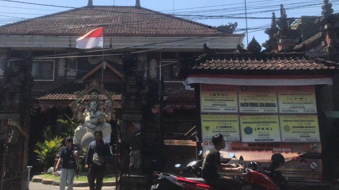 KANTOR - Pemerintah Desa Bongkasa, Kecamatan Abiansemal, Mengwi, Badung, Bali, tetap menjalankan roda pemerintahan seperti biasa.