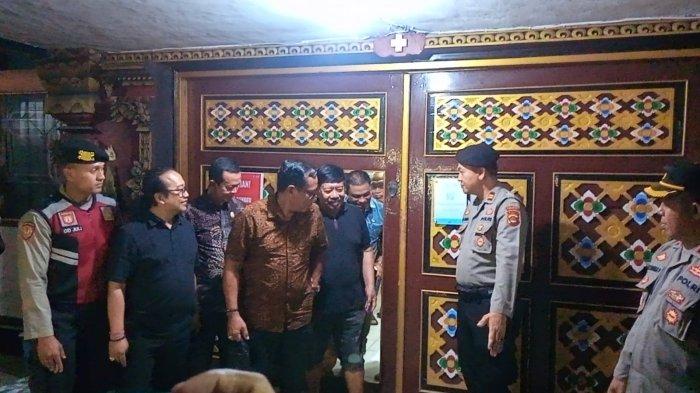 Bupati Jembrana Periode 2000-2010, I Gede Winasa, resmi menghirup udara bebas dan keluar dari Rutan Kelas IIB Negara, Jembrana, Jumat 5 Juli 2024.