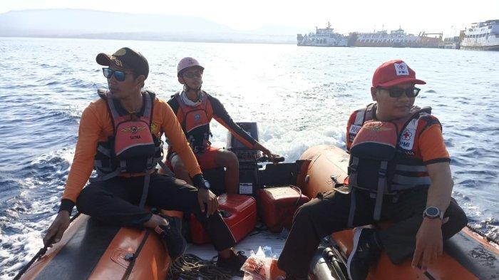 Pencarian I Ketut Berata (44), penumpang KMP Ptatitha IV yang menceburkan diri di perairan Selat Bali sudah memasuki hari ke-7, Minggu (13/8). Hingga hari terakhir operasi SAR Gabungan, belum juga ada hasilnya. Berata tak kunjung ditemukan.