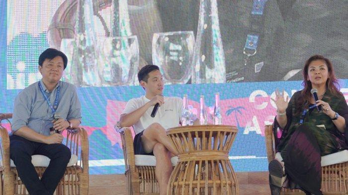 Founder & CEO PINTU, Jeth Soetoyo bersama tiga panelis lainnya berdiskusi tentang isu terkait decentralized exchange (DEX) dan centralized exchange (CEX) dalam dunia Crypto yang telah berlangsung dalam beberapa tahun terakhir.