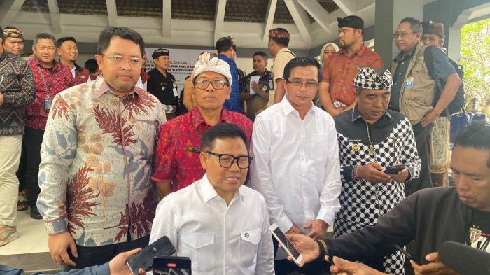Menteri Koordinator (Menko) Pemberdayaan Masyarakat (PM) Muhaimin Iskandar atau Cak Imin, saat kunjungannya ke Desa Sengkidu, Kecamatan Manggis, Kabupaten Karangasem, Kamis (26/6/2025).