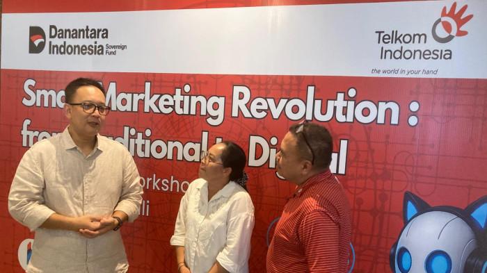 PT Telkom Indonesia (Persero) Tbk (Telkom), mengadakan pelatihan dan sosialisasi kepada UKM (UMKM) kepada 22 pelaku UKM dari Tabanan di Bendega, Denpasar. Bertemakan, ‘Smart Marketing Revolution: From Traditional to Digital’ Pelatihan dan Workshop bersama UKM Bali.