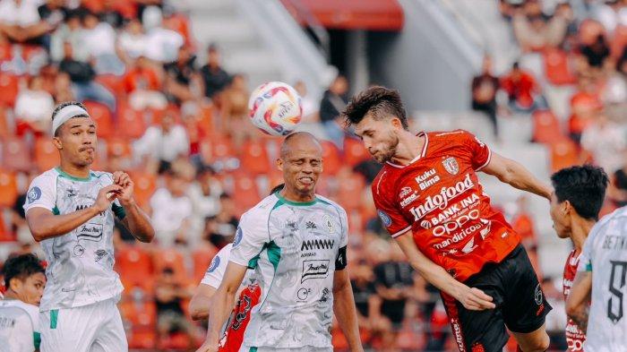 Kali ini Bali United ditahan imbang 0-0 oleh tamunya PSS Sleman pada pekan kelima Liga 1 2024/2025. Sebelumnya, Serdadu Tridatu juga hanya sanggup bermain imbang kacamata dengan tamunya Arema FC di Stadion Dipta, Rabu (11/9). Itu artinya Ricky Fajrin dkk hanya mendapatkan dua poin dari dua laga kandangnya, dari target enam poin. BU harus kehilangan empat poin di kandang.