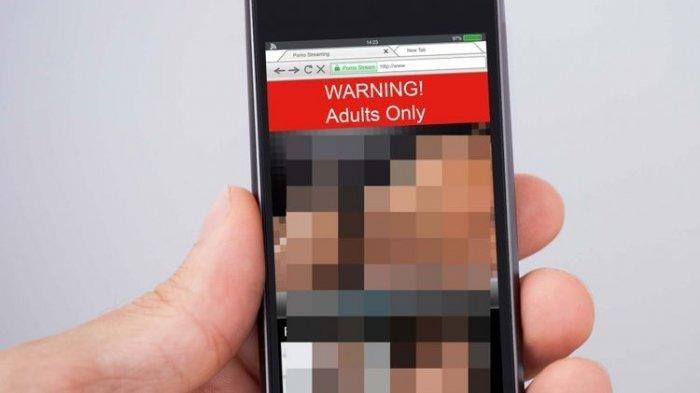 Ilustrasi - FAKTA Terbaru Video Syur Selebgram Ambon: Perempuan Anak TNI, Kini Polisi Buru Penyebar Video