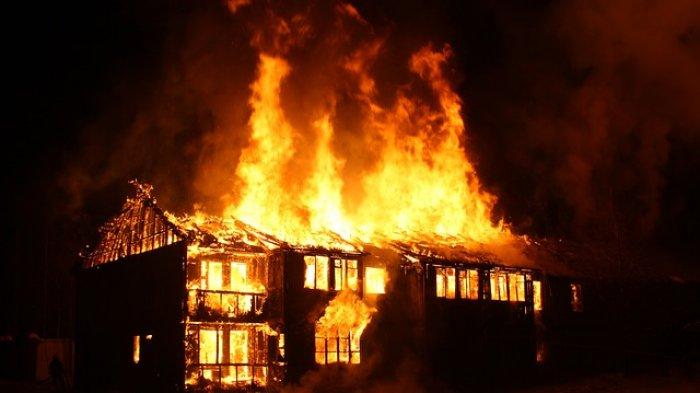 Arti Mimpi Rumah Terbakar | Simbol Amarah, Kehancuran, atau Transformasi?