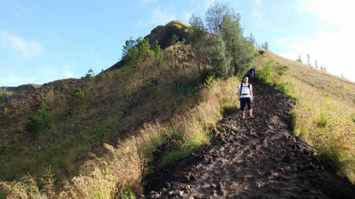 Ilustrasi - 22 Arti Mimpi Mendaki Gunung, Kelancaran Karier Hingga Kesuksesan Dalam Hidup