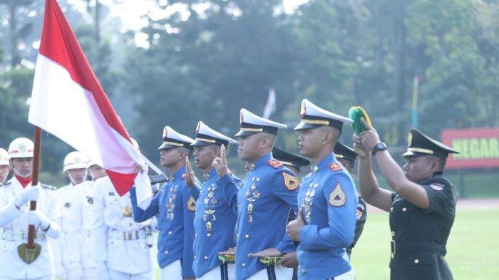 I Made Aditya Wahyu Palguna, yang menjadi lulusan terbaik Akademi Militer (Akmil) 2024.


Putra pasangan I Made Sumerta dan Ni Luh Sumiantari ini pun, dianugrahi penghargaan Adhi Makayasa Akmil 2024.
Adhi Makayasa adalah penghargaan untuk lulusan terbaik Akmil, Akademi Angkatan Laut, Akademi Angkatan Udara, dan Akademi Kepolisian.