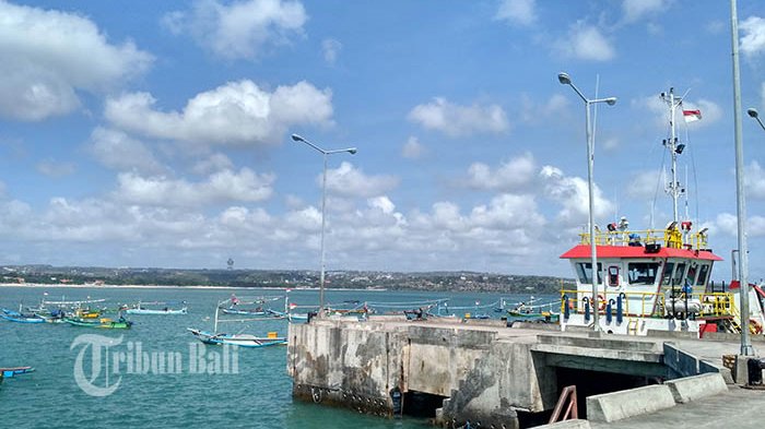 Pantai Kedonganan, dermaga Kedonganan juga ratusan perahu nelayan yang berjajar rapi, Jumat (29/6/2018).