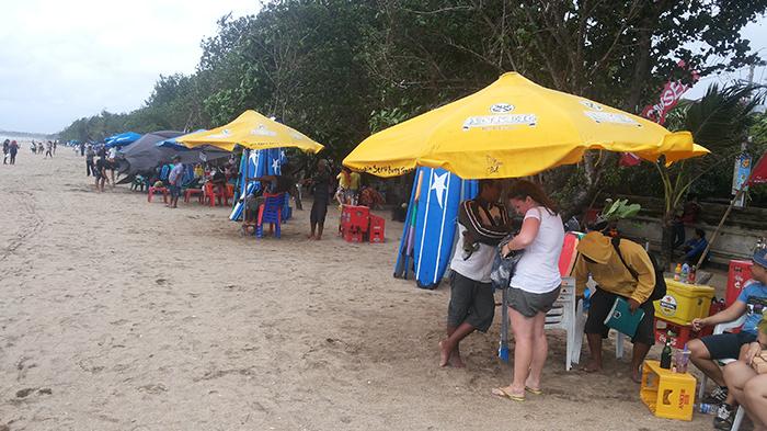 Mau Berdagang Di Pantai Kuta? Ini Harga Sewanya - Tribun-bali.com