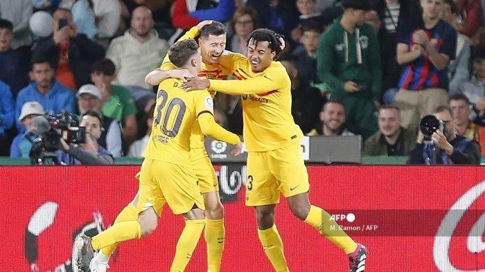 ROBERT Lewandoski dari Barcelona dan Kylian Mbappe dari PSG, diperkirakan bakal memainkan peran penting di laga leg kedua babak Perempat final Liga Champions, yang akan digelar di Stadion Olímpic Lluís Companys, Barcelona, Rabu (17/4/2024) pukul 03.00 Wita.