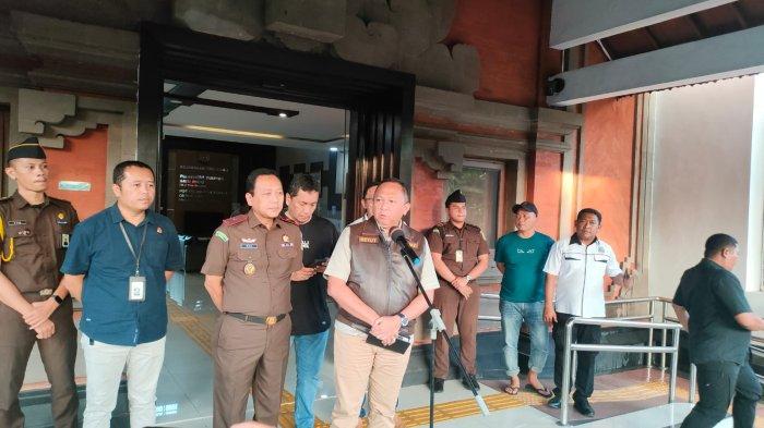 LOLOS SELEKSI - Kajati Bali Ketut Sumedana dan Pj Gubernur Bali Sang Made Mahendra adalah dua dari empat putra Bali yang lolos seleksi administrasi Capim KPK. Dua lainnya adalah anggota BPK RI I Nyoman Wara dan hakim I Gusti Bagus Komang Wijaya Adhi.