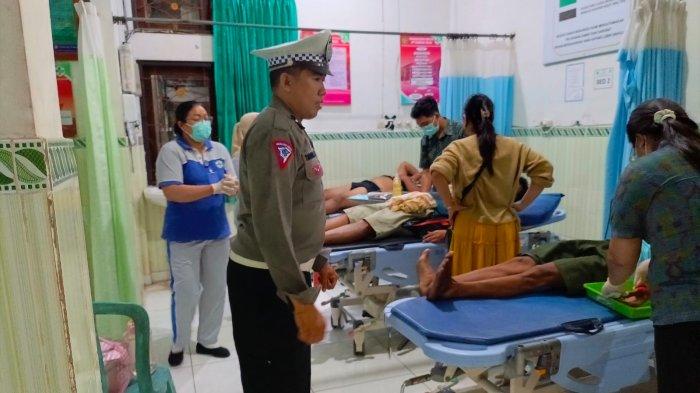  Peristiwa kecelakaan lalu lintas (lakalantas) kembali terjadi di jalur tengkorak Jalan Raya Denpasar-Gilimanuk, Kabupaten Jembrana, Sabtu (30/11). 