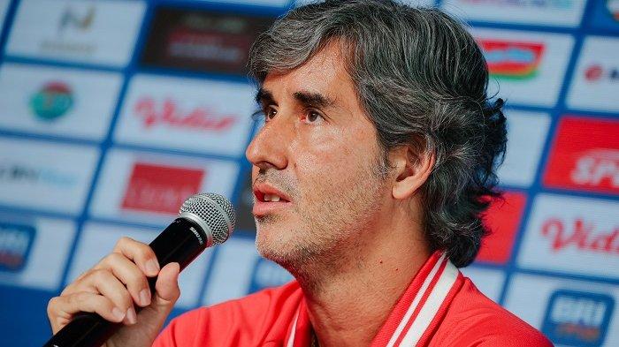 Teco - Pelatih Bali United, Stefano Cugurra mengevaluasi paruh musim perjalanan Bali United dalam kompetisi Liga 1. Teco berkilah, inkonsistensi Bali United terjadi karena para penggawa baru dan lama masih dalam proses adaptasi.