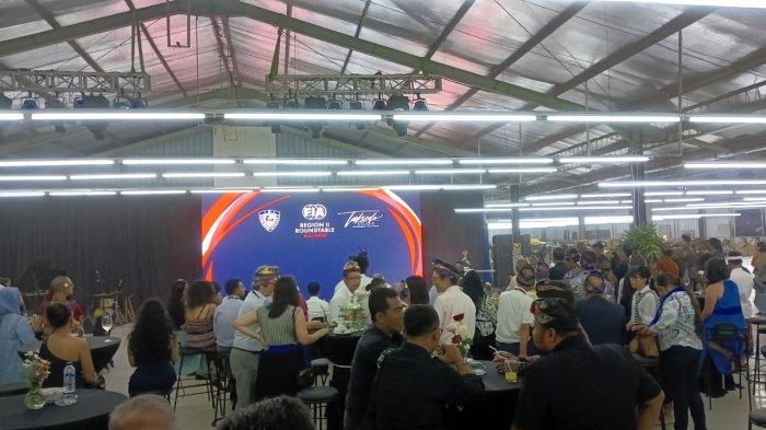 Suasana makan malam para delegasi Roundtable FIA Region II Kawasan Asia Pasifik di Tuksedo Studio.
