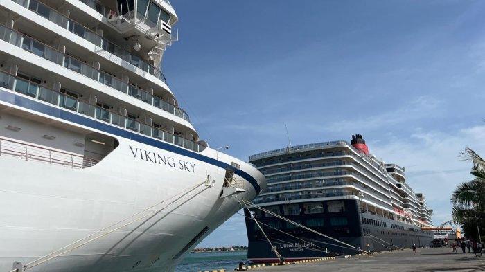 SANDAR - Suasana 3 Cruise yang sandar secara bersamaan di Pelabuhan Benoa, Denpasar, Jumat (21/2). Ketiga kapal pesiar tersebut tiba bersamaan di Pelabuhan Benoa dengan membawa kurang lebih 5.423 penumpang dan kru.