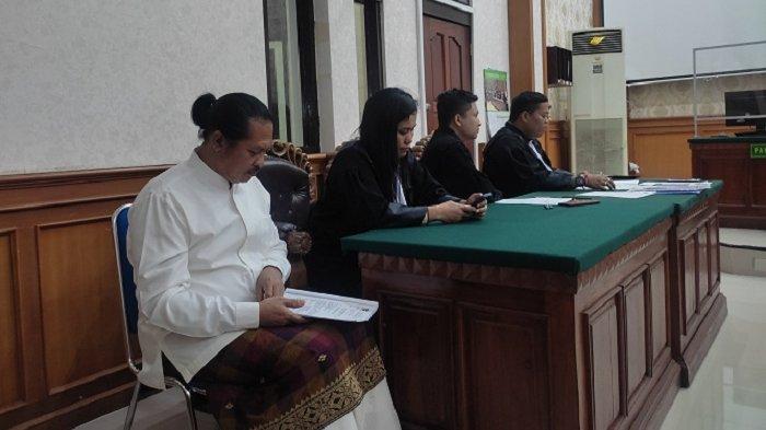 Sudikerta saat menjalani sidang permohonan PK di PN Denpasar.