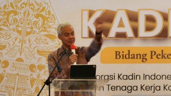 RAKERNAS KADIN - Gubernur Jawa Tengah Ganjar Pranowo saat membuka Rakernas Kadin Bidang PUPR di Semarang, Kamis (31/8).