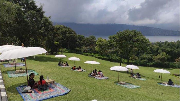 Ketua Dewan Pengarah Badan Riset dan Inovasi Nasional (BRIN), Megawati Soekarno Putri, bersama seluruh jajaran Dewan Pengarah BRIN, melakukan kunjungan kerja ke Kebun Raya Bedugul, Bali.

Kehadiran Megawati disambut langsung Kepala Badan Riset dan Inovasi (BRIN), Laksana Tri Handoko dan Direktur KebunRaya.id, Marga Anggrianto.