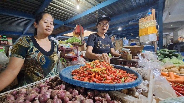 Suasana di Pasar Kidul Bangli. Harga cabai rawit merah mengalami kenaikan harga dua kali lipat dalam tiga hari.