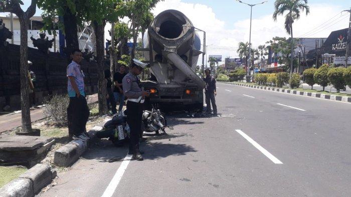 Laka lantas di Jalan Jalan Sunset Road, depan Bank BCA Kuta Km 14 Kuta, Badung, Bali pada Senin 4 November 2024 pukul 11.40 WITA.