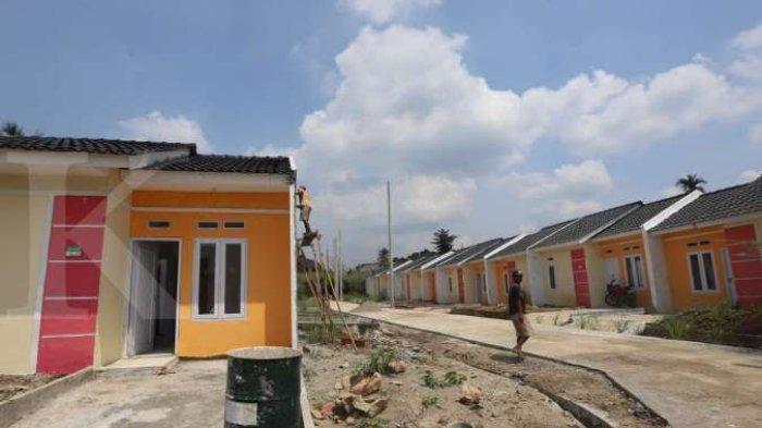 RUMAH SUBSIDI - Pembangunan perumahan bersubsidi di Bogor, Jawa Barat, belum lama ini. Masyarakat berpenghasilan rendah (MBR) terancam kesulitan membeli rumah subsidi akibat kuota FLPP berkurang.