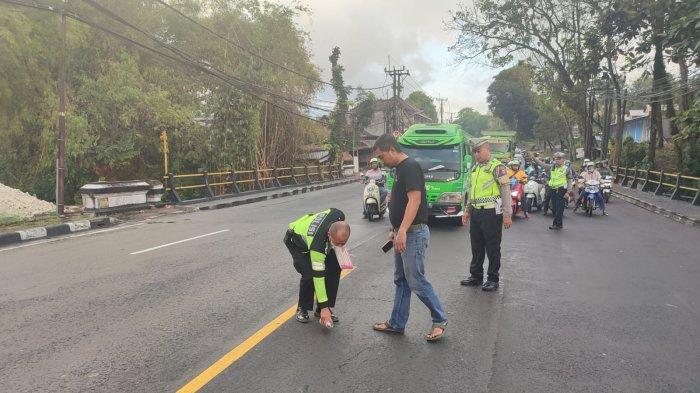 Kecelakaan lalu lintas kembali terjadi di Jalan Denpasar-Gilimanuk, Senin 31 Juli 2023. Kecelakaan lalu lintas ini melibatkan sepeda motor Honda beat DK 2313 ZX dengan Kendaraan Bus Hino DK 7281 UU.