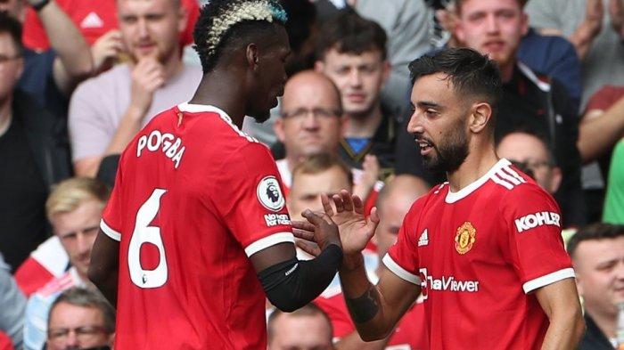 Selebrasi Bruno Fernandes dan Paul Pogba saat Manchester United vs Leeds United