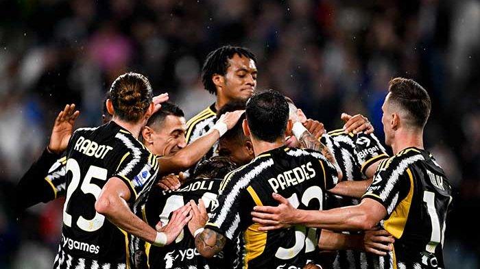 Selebrasi pemain Bianconeri usai cetak gol di laga Juventus vs Cremonese di Allianz Stadium, Senin 15 Mei 2023. Update Hasil Liga Italia & Klasemen Serie A, Kemenangan Juventus vs Cremonese 2-0 Pogba Jadi Tumbal