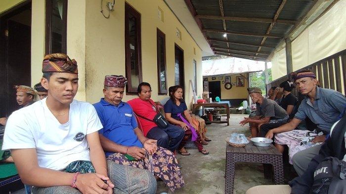 Suasana rumah duka I Made Arisanjaya di Banjar Dinas Kawanan.